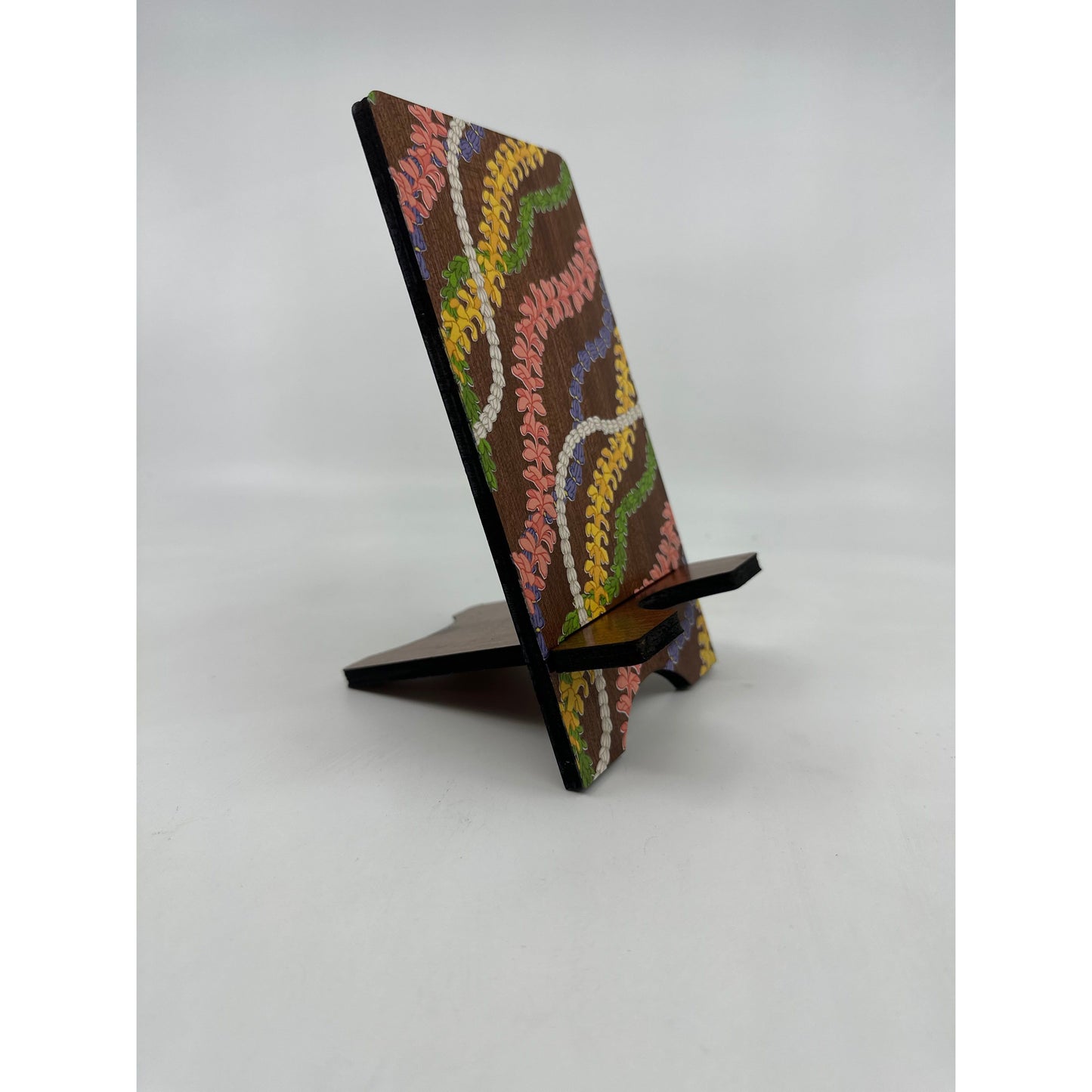 Laser Cut Sapele Plywood Phone Stand - Wavy Lei