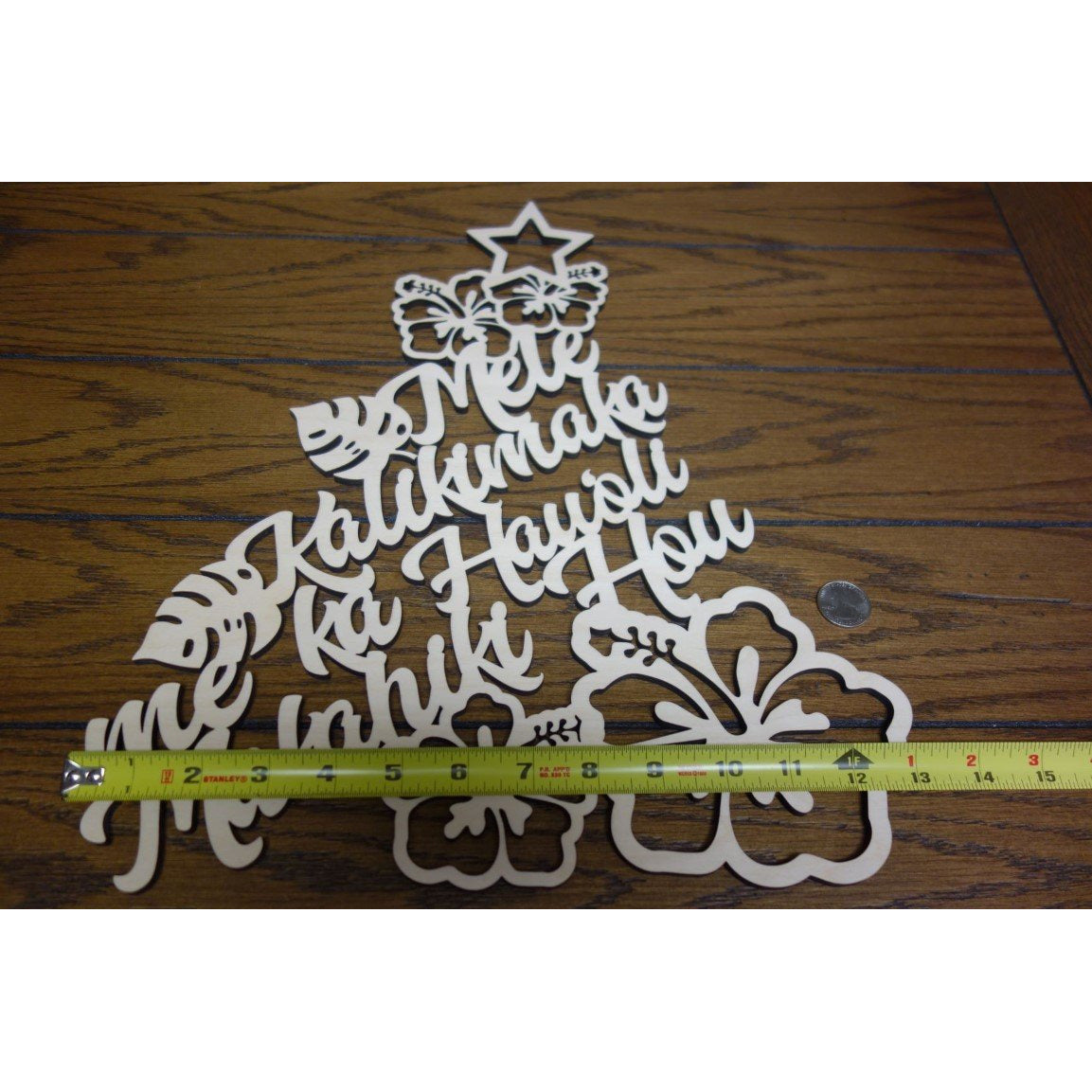 Laser Cut Mele Kalikimaka me ka Hauoli Makahiki Hou Tree Door Hanger